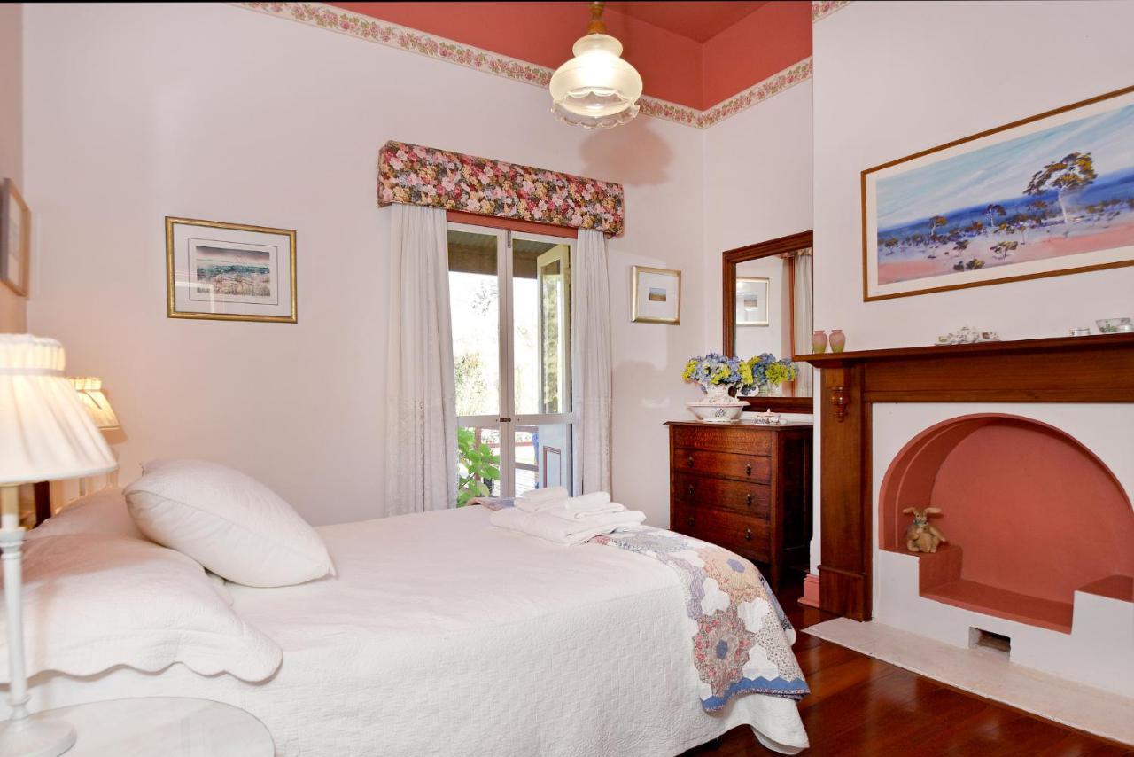 Ford House Bed & Breakfast Бриджтаун Экстерьер фото